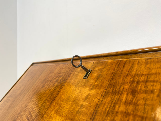 WMK I Sehr schöner skandinavischer Mid-Century Sekretär aus vollem Holz mit Schubladen und fester Schreibplatte I Schreibschrank Desk Schreibtisch Kommode Schubladenkommode Vintage Berlin Köln München