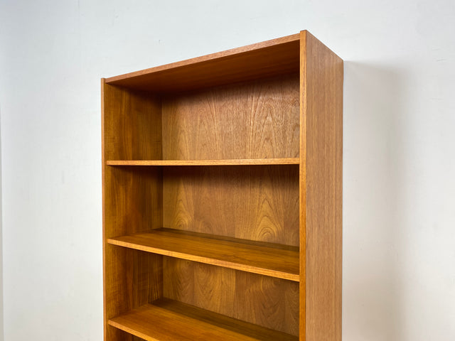 WMK I Stilvolles skandinavisches Designer Bücherregal von Domino Møbler in Teakholz mit verstellbaren Regalböden I Regal Holzregal Regalwand Bücherschrank Danish Design Mid-Century Vintage Teak Berlin