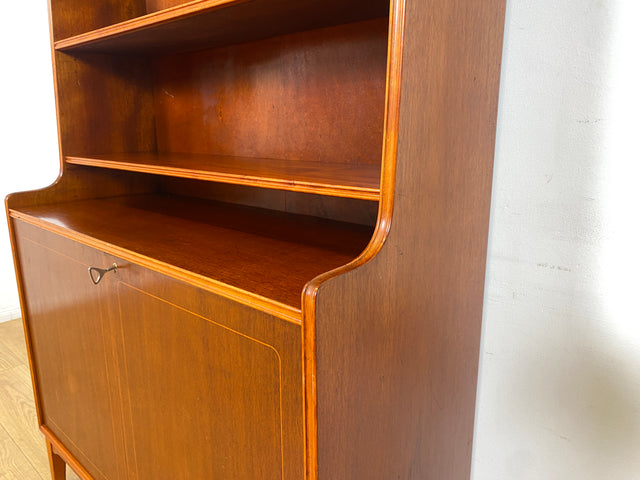 WMK I Hochwertiger skandinavische Mid-Century Bücherschrank aus vollem Holz mit verstellbaren Regalböden und Schubladen I Regal Bücherregal Holzregal Highboard Kommode Vintage Berlin Hannover München