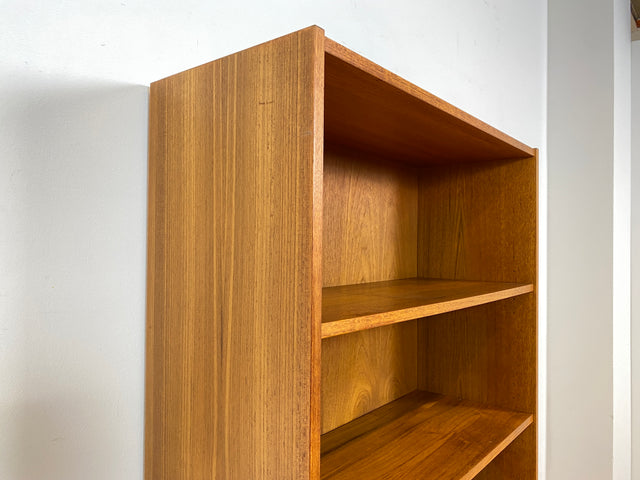 WMK I Stilvolles skandinavisches Designer Bücherregal von Domino Møbler in Teakholz mit verstellbaren Regalböden I Regal Holzregal Regalwand Bücherschrank Danish Design Mid-Century Vintage Teak Berlin