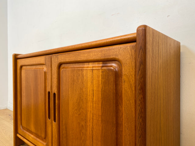 WMK I Stilvolle & gut erhaltene skandinavische Mid-Century Kommode aus vollem Holz in Teak I Schrank Sideboard Schuhschrank Wäschekommode Vintage 60er 70er Danish Design Teakholz München Hamburg Kiel