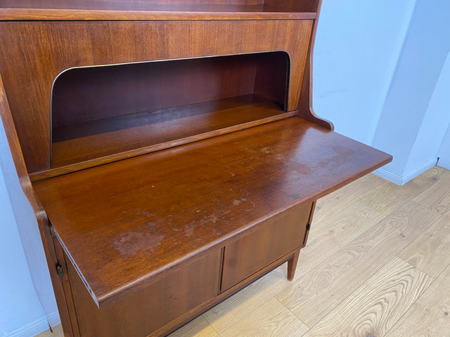 WMK I Schöner skandinavischer Mid-Century Bücherschrank mit ausziehbarer Schreibfläche und Geheimfach I Sekretär Schreibtisch Regal Bücherregal Highboard Kommode Vintage 60er Berlin Hannover Leipzig