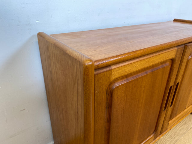 WMK I Stilvolle & gut erhaltene skandinavische Mid-Century Kommode aus vollem Holz in Teak I Schrank Sideboard Schuhschrank Wäschekommode Vintage 60er 70er Danish Design Teakholz München Hamburg Kiel