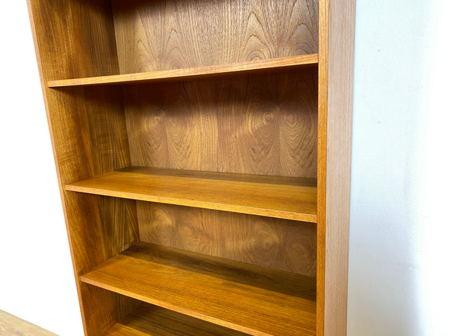 WMK I Stilvolles skandinavisches Designer Bücherregal von Domino Møbler in Teakholz mit verstellbaren Regalböden I Regal Holzregal Regalwand Bücherschrank Danish Design Mid-Century Vintage Teak Berlin