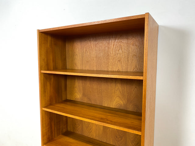 WMK I Stilvolles skandinavisches Designer Bücherregal von Domino Møbler in Teakholz mit verstellbaren Regalböden I Regal Holzregal Regalwand Bücherschrank Danish Design Mid-Century Vintage Teak Berlin