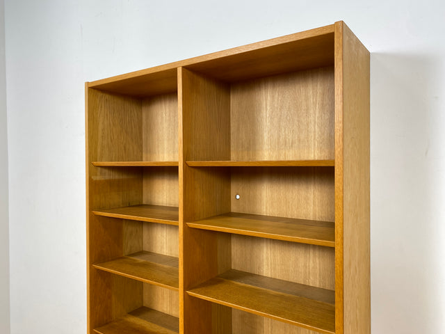 WMK I Hochwertiges skandinavisches Designer Bücherregal von Poul Hundevad , Vollholz in Eiche, mit verstell. Regalböden I Regal Bücherschrank Holzregal Danish Design Mid-Century Vintage Berlin München