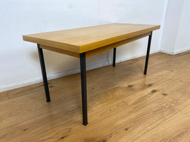 WMK I Minimalistischer Salontisch von VEB Hellerau aus 1966 in Sen Esche auf schwarzen Metallfüßen I Tisch Esstisch Couchtisch Küchentisch DDR Mid-Century Industrie Design 70er Berlin Leipzig Dresden