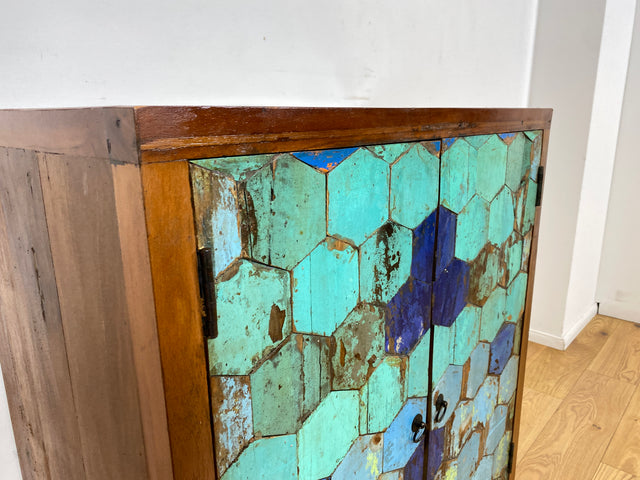 Boatwood by WMK I Einzigartiger Schrank in Meeresblau I handgefertigt aus altem Bootsholz I Highboard Kommode Sideboard Wäscheschrank Bar Barschrank Schuhschrank Schuhkommode Berlin Stuttgart Rostock