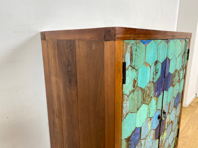 Boatwood by WMK I Einzigartiger Schrank in Meeresblau I handgefertigt aus altem Bootsholz I Highboard Kommode Sideboard Wäscheschrank Bar Barschrank Schuhschrank Schuhkommode Berlin Stuttgart Rostock