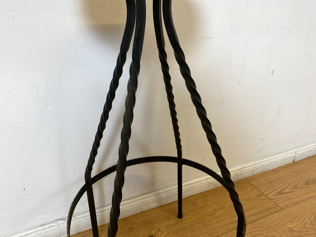 WMK I Set aus 4 sehr schönen Vintage Barhockern aus Metall mit cognacfarbenem Kunstleder Sitz I Bar Stuhl Hocker Sitzhocker Hausbar Metallhocker Lederhocker Gastro Industrial Stool Berlin Hamburg Köln