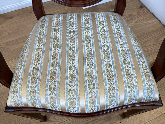 WMK I Set aus 4 eleganten Esszimmerstühlen in englischem Stil mit Armlehnen und hochwertigem Sitzbezug I Stühle Armlehnstühle Küchenstühle Holzstühle Regency Empire Vintage Möbel Berlin Leipzig Bremen