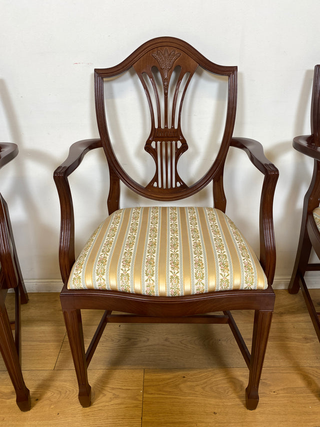 WMK I Set aus 4 eleganten Esszimmerstühlen in englischem Stil mit Armlehnen und hochwertigem Sitzbezug I Stühle Armlehnstühle Küchenstühle Holzstühle Regency Empire Vintage Möbel Berlin Leipzig Bremen