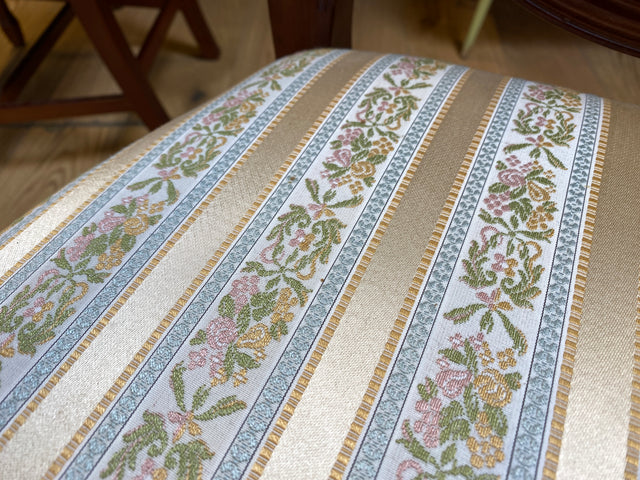 WMK I Set aus 4 eleganten Esszimmerstühlen in englischem Stil mit Armlehnen und hochwertigem Sitzbezug I Stühle Armlehnstühle Küchenstühle Holzstühle Regency Empire Vintage Möbel Berlin Leipzig Bremen