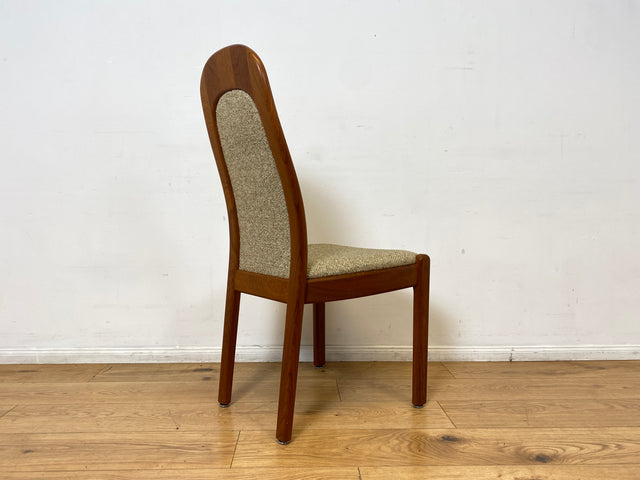 WMK I Set aus 4 hochwertigen skandinavischen Designer Stühlen I Holstebro Møbelfabrik I Teakholz I naturbeiger Originalbezug I Dining Chairs Armlehnen Esszimmer Danish Design Mid-Century Vintage Teak