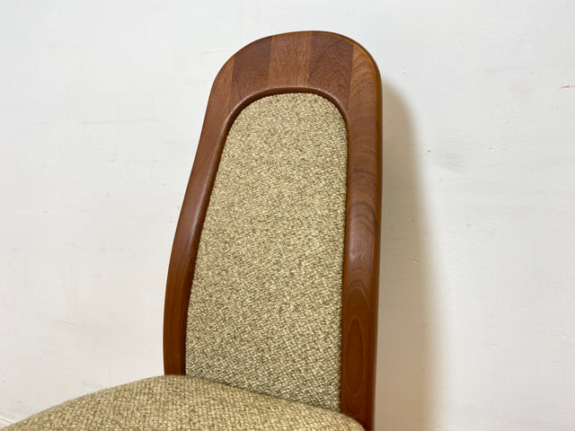 WMK I Set aus 4 hochwertigen skandinavischen Designer Stühlen I Holstebro Møbelfabrik I Teakholz I naturbeiger Originalbezug I Dining Chairs Armlehnen Esszimmer Danish Design Mid-Century Vintage Teak