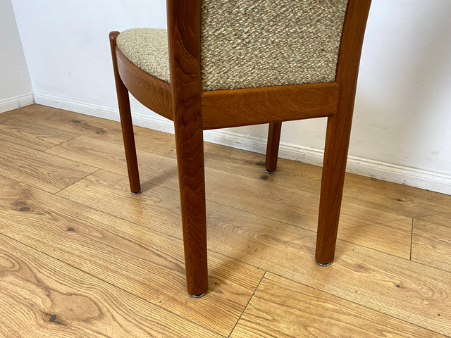 WMK I Set aus 4 hochwertigen skandinavischen Designer Stühlen I Holstebro Møbelfabrik I Teakholz I naturbeiger Originalbezug I Dining Chairs Armlehnen Esszimmer Danish Design Mid-Century Vintage Teak