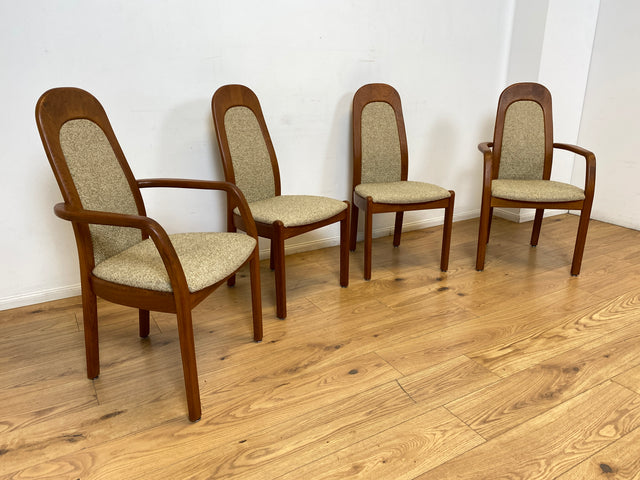 WMK I Set aus 4 hochwertigen skandinavischen Designer Stühlen I Holstebro Møbelfabrik I Teakholz I naturbeiger Originalbezug I Dining Chairs Armlehnen Esszimmer Danish Design Mid-Century Vintage Teak