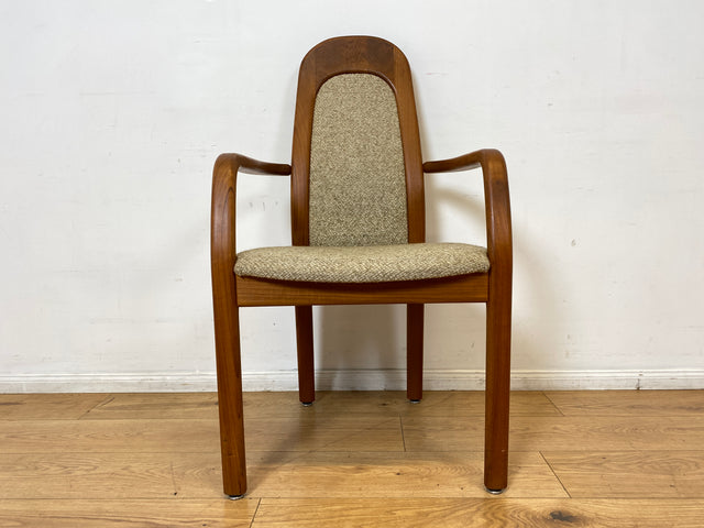 WMK I Set aus 4 hochwertigen skandinavischen Designer Stühlen I Holstebro Møbelfabrik I Teakholz I naturbeiger Originalbezug I Dining Chairs Armlehnen Esszimmer Danish Design Mid-Century Vintage Teak