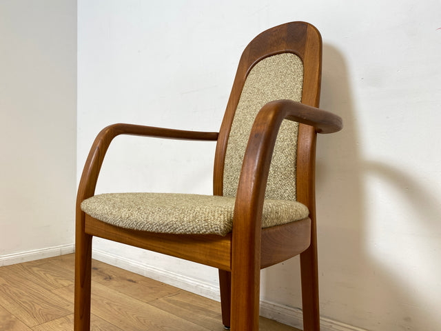 WMK I Set aus 4 hochwertigen skandinavischen Designer Stühlen I Holstebro Møbelfabrik I Teakholz I naturbeiger Originalbezug I Dining Chairs Armlehnen Esszimmer Danish Design Mid-Century Vintage Teak