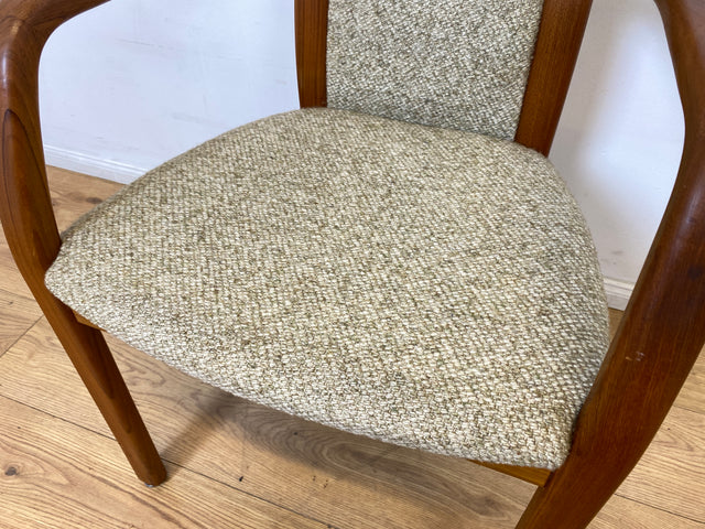 WMK I Set aus 4 hochwertigen skandinavischen Designer Stühlen I Holstebro Møbelfabrik I Teakholz I naturbeiger Originalbezug I Dining Chairs Armlehnen Esszimmer Danish Design Mid-Century Vintage Teak