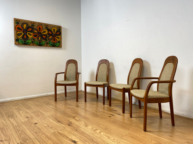 WMK I Set aus 4 hochwertigen skandinavischen Designer Stühlen I Holstebro Møbelfabrik I Teakholz I naturbeiger Originalbezug I Dining Chairs Armlehnen Esszimmer Danish Design Mid-Century Vintage Teak
