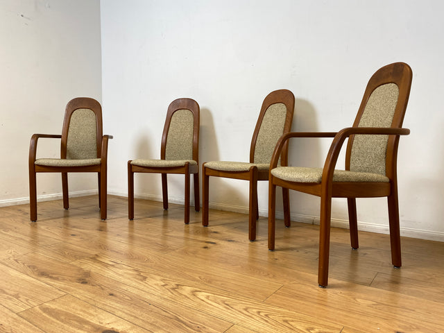 WMK I Set aus 4 hochwertigen skandinavischen Designer Stühlen I Holstebro Møbelfabrik I Teakholz I naturbeiger Originalbezug I Dining Chairs Armlehnen Esszimmer Danish Design Mid-Century Vintage Teak