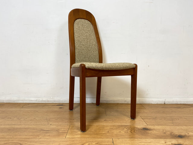 WMK I Set aus 4 hochwertigen skandinavischen Designer Stühlen I Holstebro Møbelfabrik I Teakholz I naturbeiger Originalbezug I Dining Chairs Armlehnen Esszimmer Danish Design Mid-Century Vintage Teak