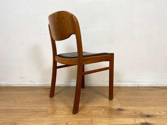 WMK # Set aus 4 stilvollen skandinavischen Mid-Century Stühlen aus massivem Teakholz mit braunem Skai Bezug mit Patina # Esszimmerstühle Küchenstühle Dining Chairs Danish Design Leder Vintage Teak