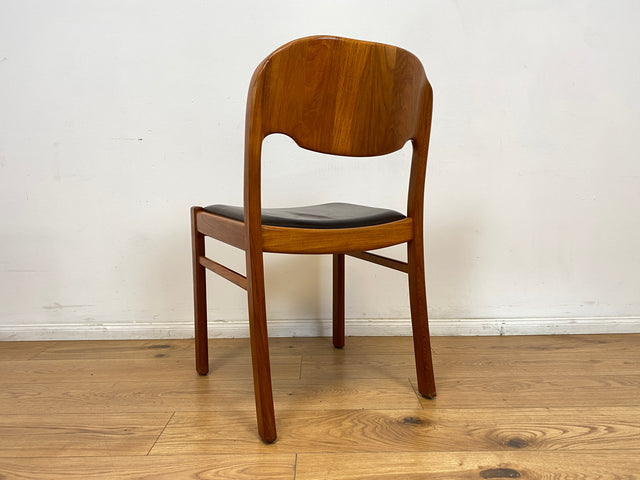 WMK # Set aus 4 stilvollen skandinavischen Mid-Century Stühlen aus massivem Teakholz mit braunem Skai Bezug mit Patina # Esszimmerstühle Küchenstühle Dining Chairs Danish Design Leder Vintage Teak