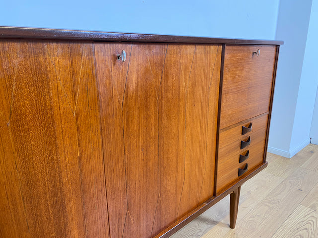 WMK # Skandinavisches Mid-Century Designer Highboard "Roseto" by Svante Skogh for Abra, Vollholz in Teak, mit Schubladen & Bar # Sideboard Schrank Barschrank Kommode Danish Design Vintage Teak 60er