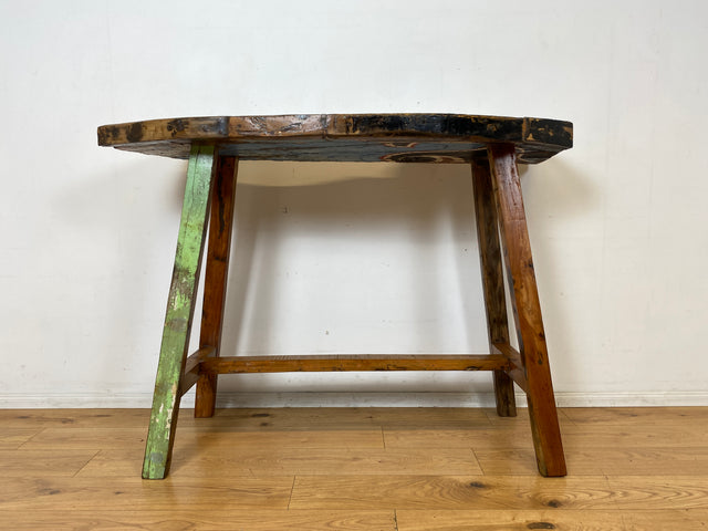 Formschöner und sehr robuster Stehtisch handgefertigt aus altem Bootsholz in Originalfarben I Teakholz massiv I in & Outdoor I Tisch Holztisch Bartisch Küchentisch Gastro Industrial Design Upcycling I