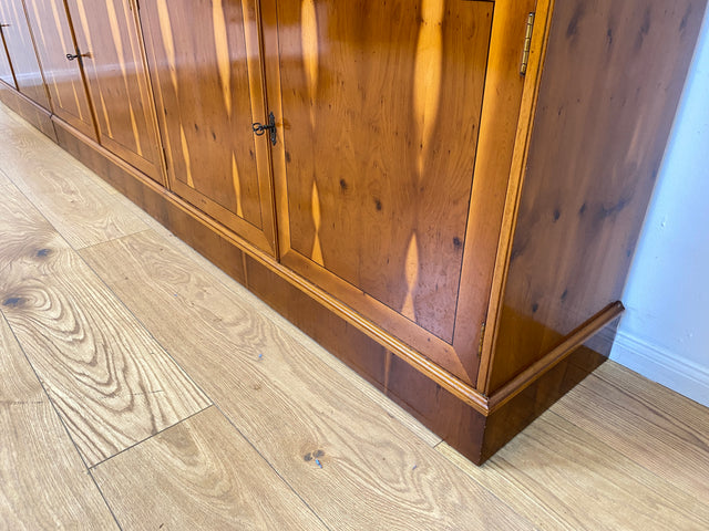 WMK I Eleganter und neuwertiger Stilmöbel Wohnzimmer Schrank im englischen gregorianischen Stil mit verspiegelter Bar I Vitrine Bücher Regal Highboard Bibliothek Regency Vintage Berlin Dresden München