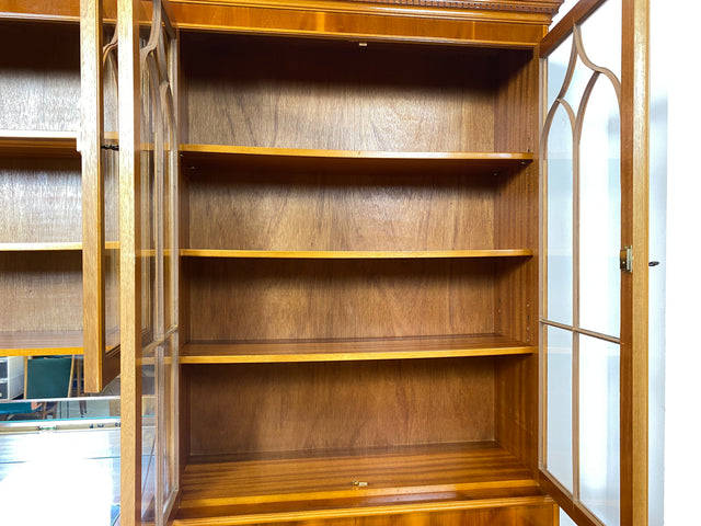 WMK I Eleganter und neuwertiger Stilmöbel Wohnzimmer Schrank im englischen gregorianischen Stil mit verspiegelter Bar I Vitrine Bücher Regal Highboard Bibliothek Regency Vintage Berlin Dresden München