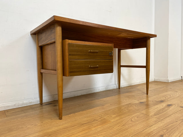 WMK I Versand 85€ I Stilvoller kleiner Mid-Century Schreibtisch , freistehend, mit Schubladen & Messinggriffen I Desk Arbeitstisch Bürotisch Sekretär DDR 60er 70er Vintage Berlin Regensburg Flensburg