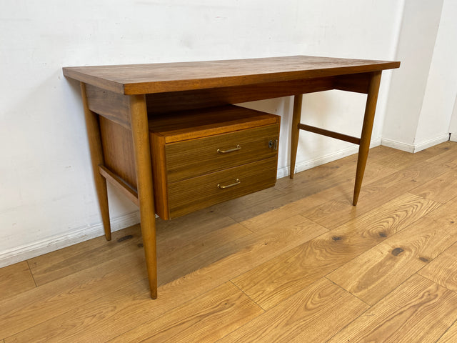 WMK I Versand 85€ I Stilvoller kleiner Mid-Century Schreibtisch , freistehend, mit Schubladen & Messinggriffen I Desk Arbeitstisch Bürotisch Sekretär DDR 60er 70er Vintage Berlin Regensburg Flensburg