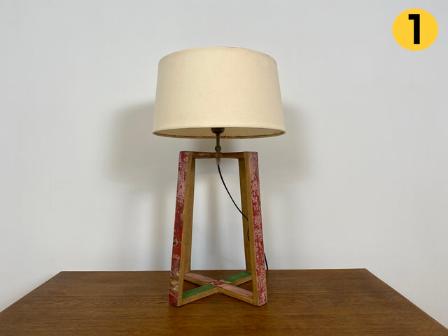 Boatwood by WMK # 1/3 Einzigartige Tischlampe mit Lampenfuß aus altem Bootsholz und weißem Lampenschirm, ein handgefertigtes Unikat in Originalfarben # Lampe Tischleuchte Schreibtischlampe Leselampe