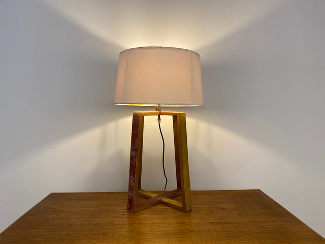 Boatwood by WMK # 1/3 Einzigartige Tischlampe mit Lampenfuß aus altem Bootsholz und weißem Lampenschirm, ein handgefertigtes Unikat in Originalfarben # Lampe Tischleuchte Schreibtischlampe Leselampe