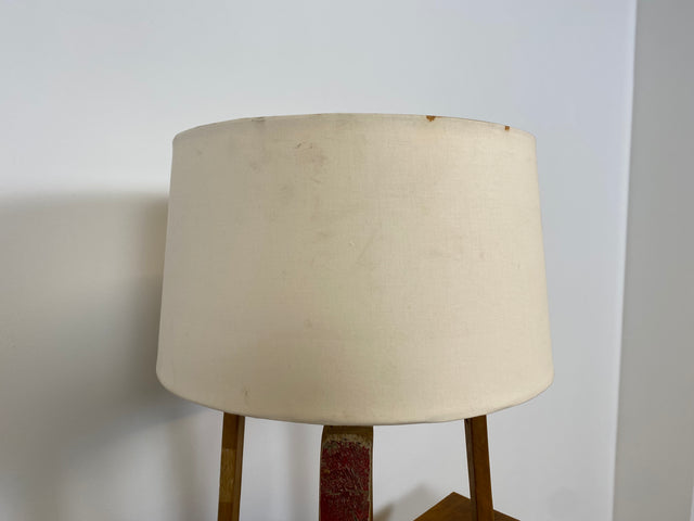 Boatwood by WMK # 1/3 Einzigartige Tischlampe mit Lampenfuß aus altem Bootsholz und weißem Lampenschirm, ein handgefertigtes Unikat in Originalfarben # Lampe Tischleuchte Schreibtischlampe Leselampe
