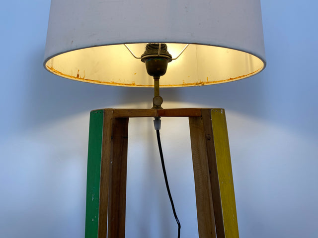 Boatwood by WMK # 1/3 Einzigartige Tischlampe mit Lampenfuß aus altem Bootsholz und weißem Lampenschirm, ein handgefertigtes Unikat in Originalfarben # Lampe Tischleuchte Schreibtischlampe Leselampe