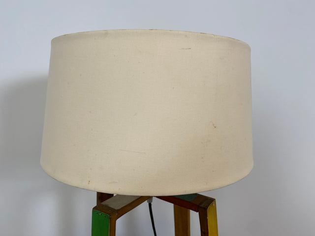 Boatwood by WMK # 1/3 Einzigartige Tischlampe mit Lampenfuß aus altem Bootsholz und weißem Lampenschirm, ein handgefertigtes Unikat in Originalfarben # Lampe Tischleuchte Schreibtischlampe Leselampe