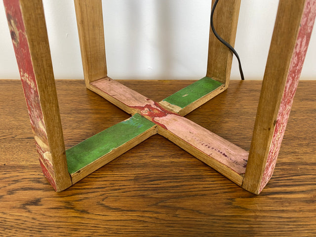 Boatwood by WMK # 1/3 Einzigartige Tischlampe mit Lampenfuß aus altem Bootsholz und weißem Lampenschirm, ein handgefertigtes Unikat in Originalfarben # Lampe Tischleuchte Schreibtischlampe Leselampe
