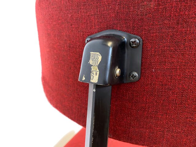 WMK # Hochwertiger Vintage Schreibtischstuhl von Edusit mit rotem Originalbezug, höhenverstellbar, auf schwarzem Metall Fußkreuz I Drehstuhl Architektenstuhl Bürostuhl Arbeitsstuhl Berlin Köln Passau