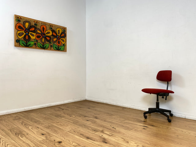 WMK # Hochwertiger Vintage Schreibtischstuhl von Edusit mit rotem Originalbezug, höhenverstellbar, auf schwarzem Metall Fußkreuz I Drehstuhl Architektenstuhl Bürostuhl Arbeitsstuhl Berlin Köln Passau