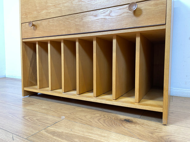 WMK I Heller Vintage Phonoschrank in Esche mit Vinyl Regal und Plattenspieler Fach I Vinylschrank Schalplattenschrank Plattenschrank LP Regal Kommode Sideboard Retro 60er 70er I Berlin Köln Stuttgart