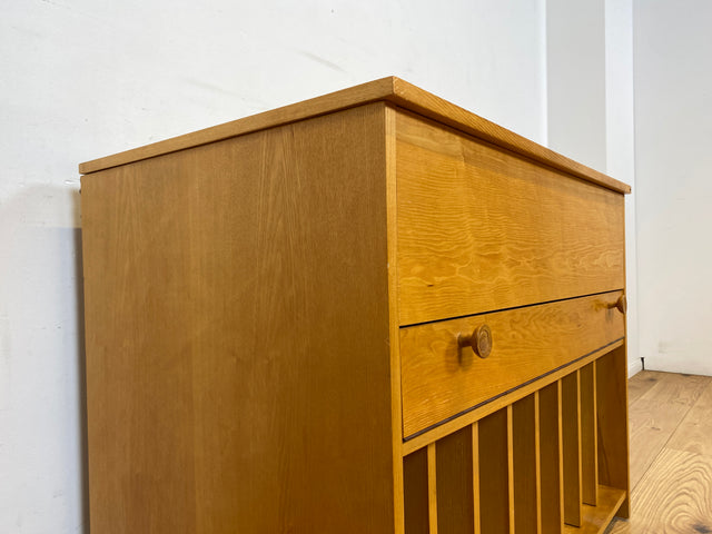 WMK I Heller Vintage Phonoschrank in Esche mit Vinyl Regal und Plattenspieler Fach I Vinylschrank Schalplattenschrank Plattenschrank LP Regal Kommode Sideboard Retro 60er 70er I Berlin Köln Stuttgart