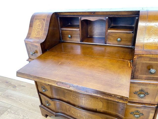 WMK # Sehr schöner und gut erhaltener kleiner Vintage Sekretär im antiken Stil mit Intarsien & Messinggriffen # Schreibschrank Schreibtisch Desk Kommode Schubladenkommode Stilmöbel Berlin Dresden Jena