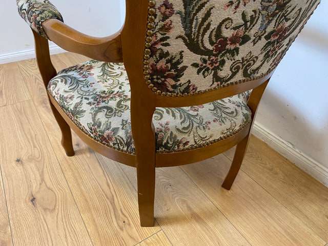 WMK I Eleganter und gut erhaltener Vintage Sessel im antiken Stil mit floralem Originalbezug