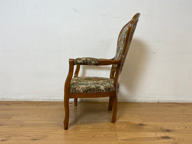 WMK I Eleganter und gut erhaltener Vintage Sessel im antiken Stil mit floralem Originalbezug