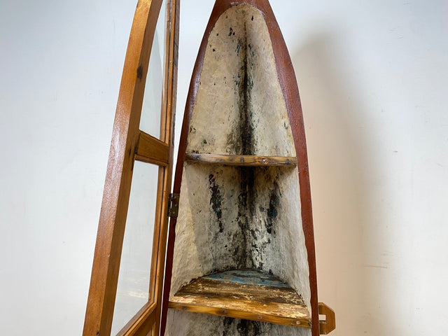 Boatwood by WMK I Einzigartige Vitrine handgefertigt aus altem Fischerboot I Glasvitrine Büchervitrine Bücherschrank Regal Geschirrschrank Küchenschrank Eckschrank Eckvitrine Einbaum Bootsmöbel Boot