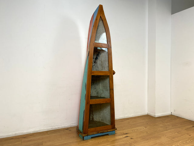 Boatwood by WMK I Einzigartige Vitrine handgefertigt aus altem Fischerboot I Glasvitrine Büchervitrine Bücherschrank Regal Geschirrschrank Küchenschrank Eckschrank Eckvitrine Einbaum Bootsmöbel Boot